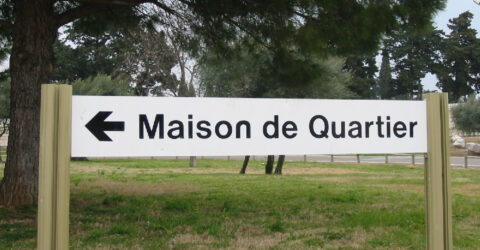 Panneau indicatif Maison de Quartier